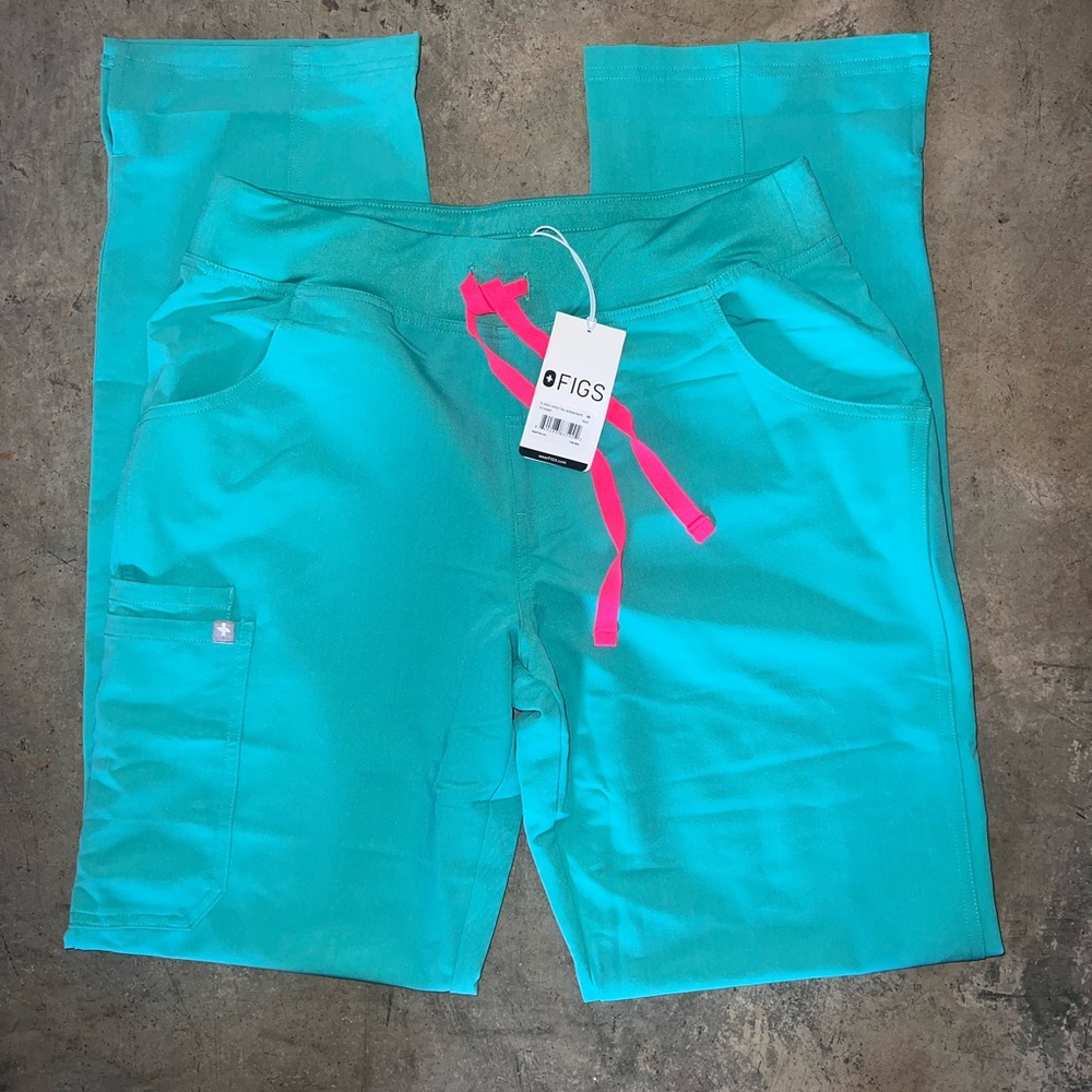 NWT surgical green medium tall Kade pants